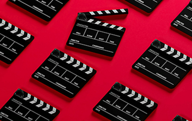 Filmklappen (Bild: Zyanya Citlall/Unsplash+)