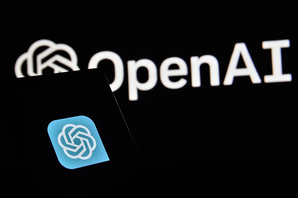 OpenAI Schriftzug und Logo (Bild: Mojahid Mottakin/Unsplash)